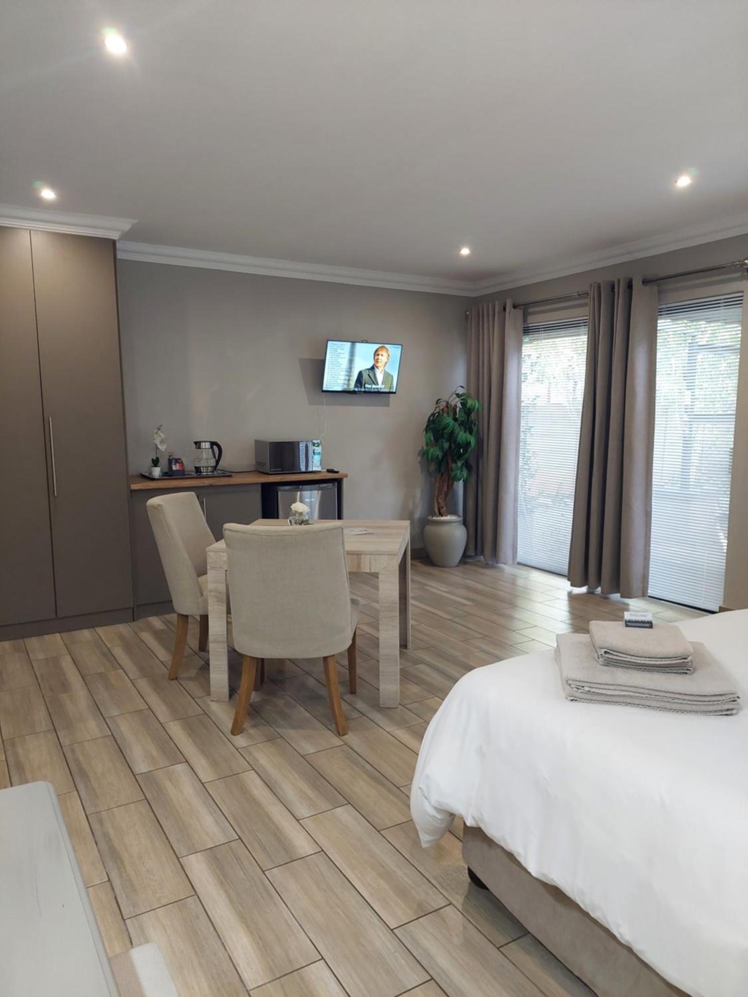 Bella Rosa Bed & Breakfast พ็อตเชฟสตรูม ภายนอก รูปภาพ