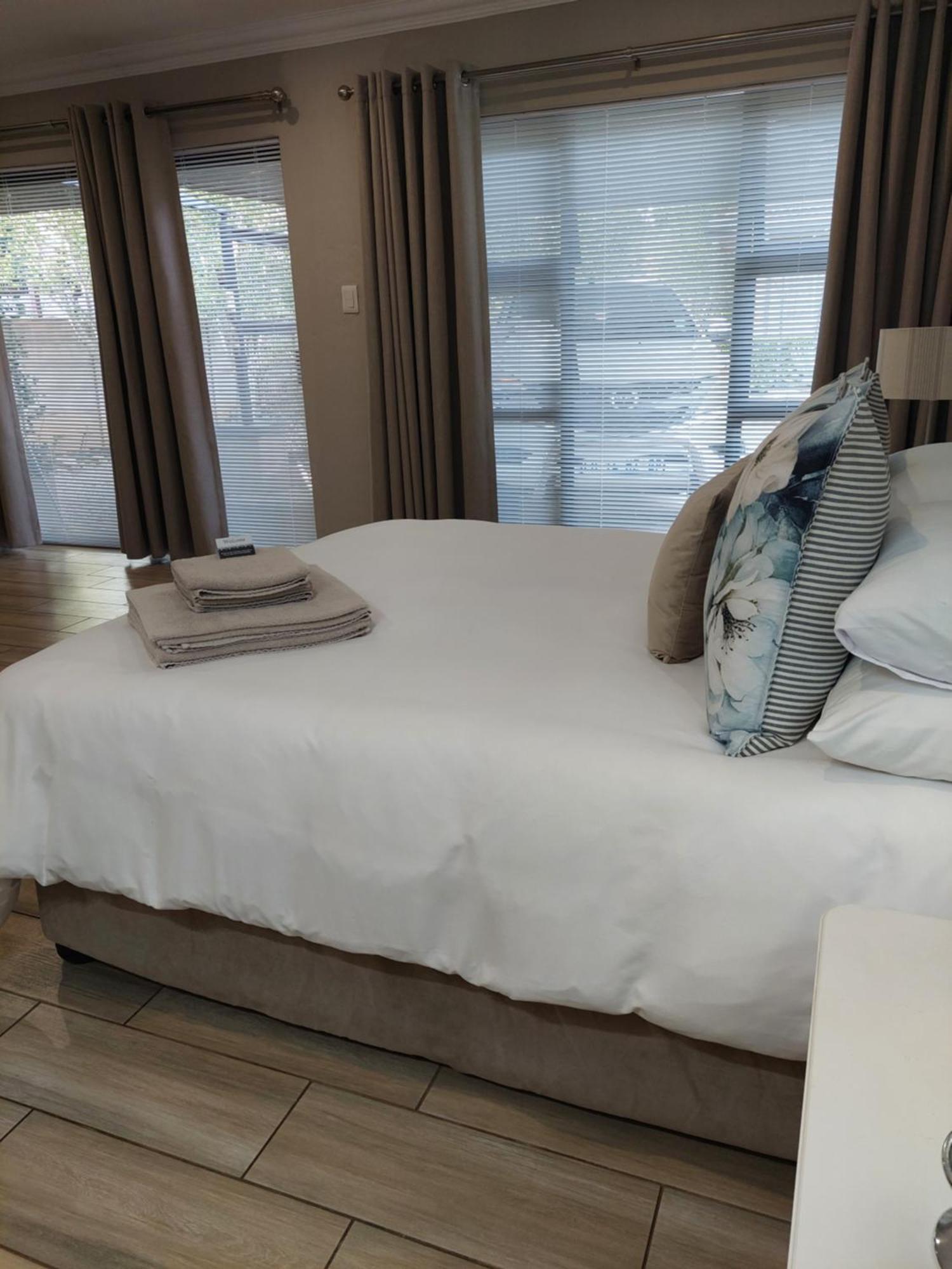 Bella Rosa Bed & Breakfast พ็อตเชฟสตรูม ภายนอก รูปภาพ