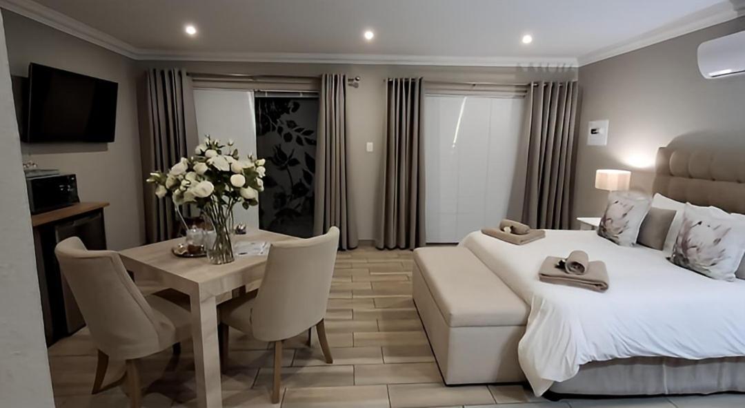 Bella Rosa Bed & Breakfast พ็อตเชฟสตรูม ภายนอก รูปภาพ